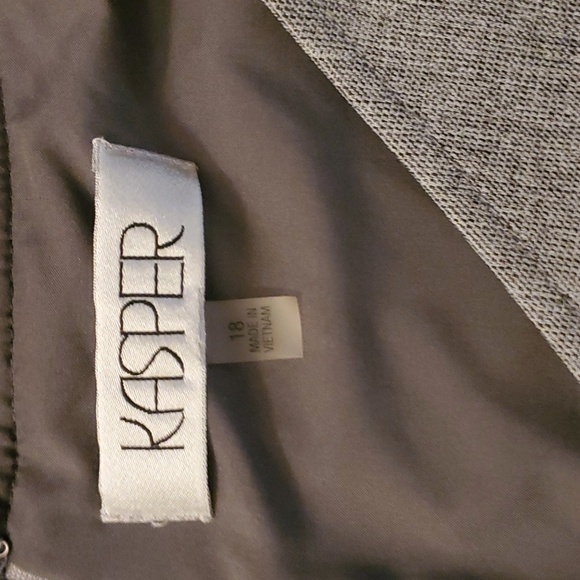 Dress - Picture 3 of 4